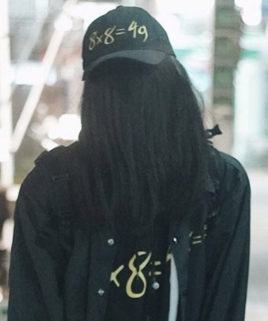 画像 ハハノシキュウが顔を隠しているのはほかのラッパーと差別化をはかるためだった 小説家としても活動されていてすごい 有名人調査隊